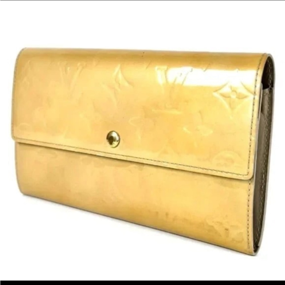 Elegant Gold Women's Clutch